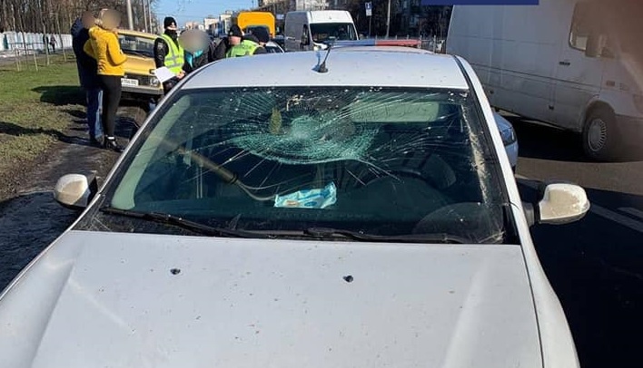 Пьяный водитель сбил мать с ребенком в Киеве - фото