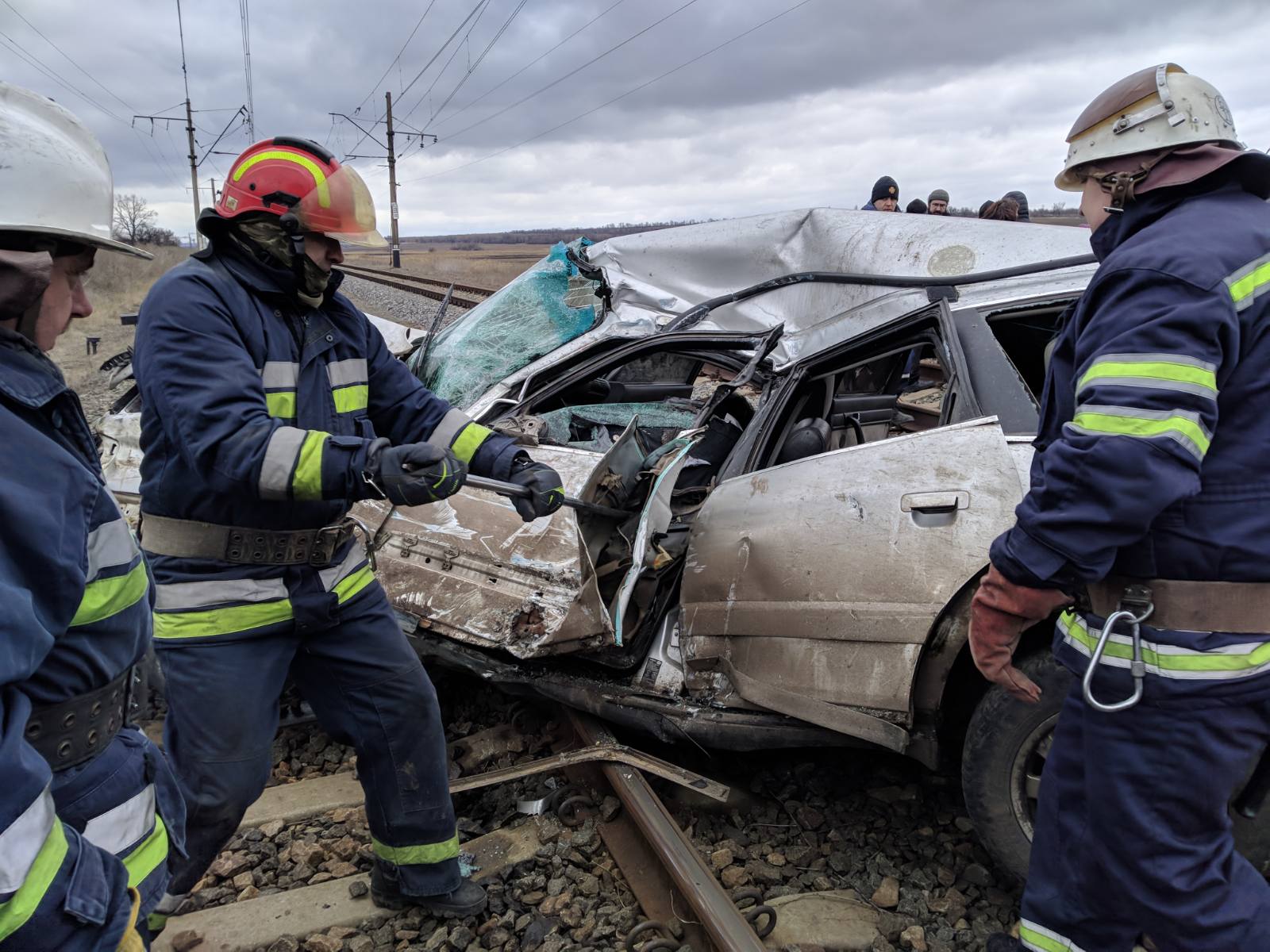  Столкновение поезда и автомобиля в Донецкой области