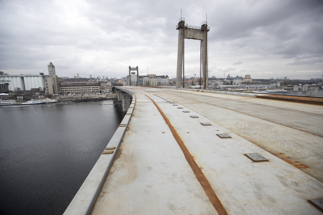 Кличко показал, как строят Подольский мост в Киеве - видео