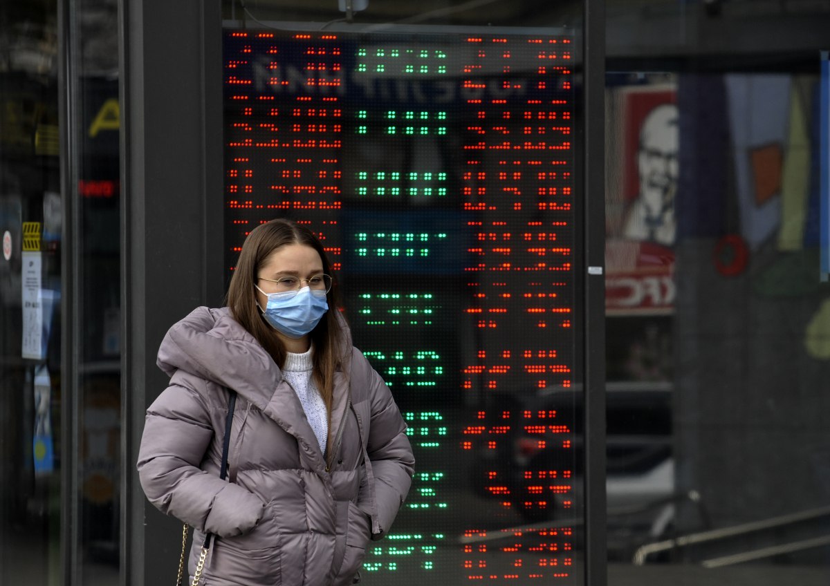 Чому гривня впала і чи зупиниться: аналіз валютного ринку України