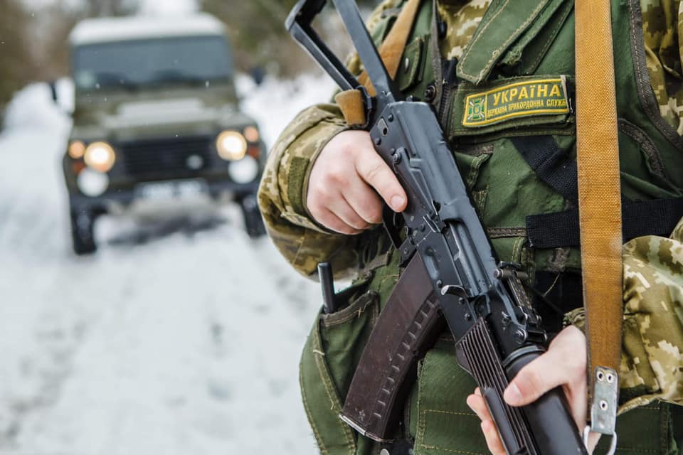 В Черновицкой области 24-летний пограничник совершил самоубийство