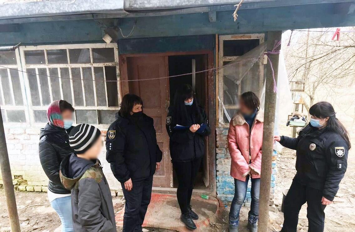 В Черниговской области мать ударила ножом в голову 10-летнего сына