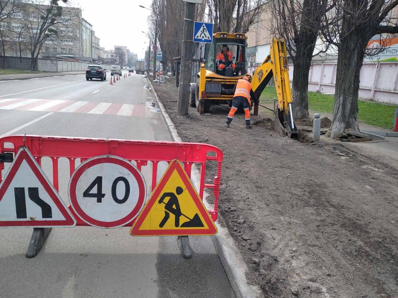 В Киеве продлили ограничение движения на Набережно-Крещатицкой