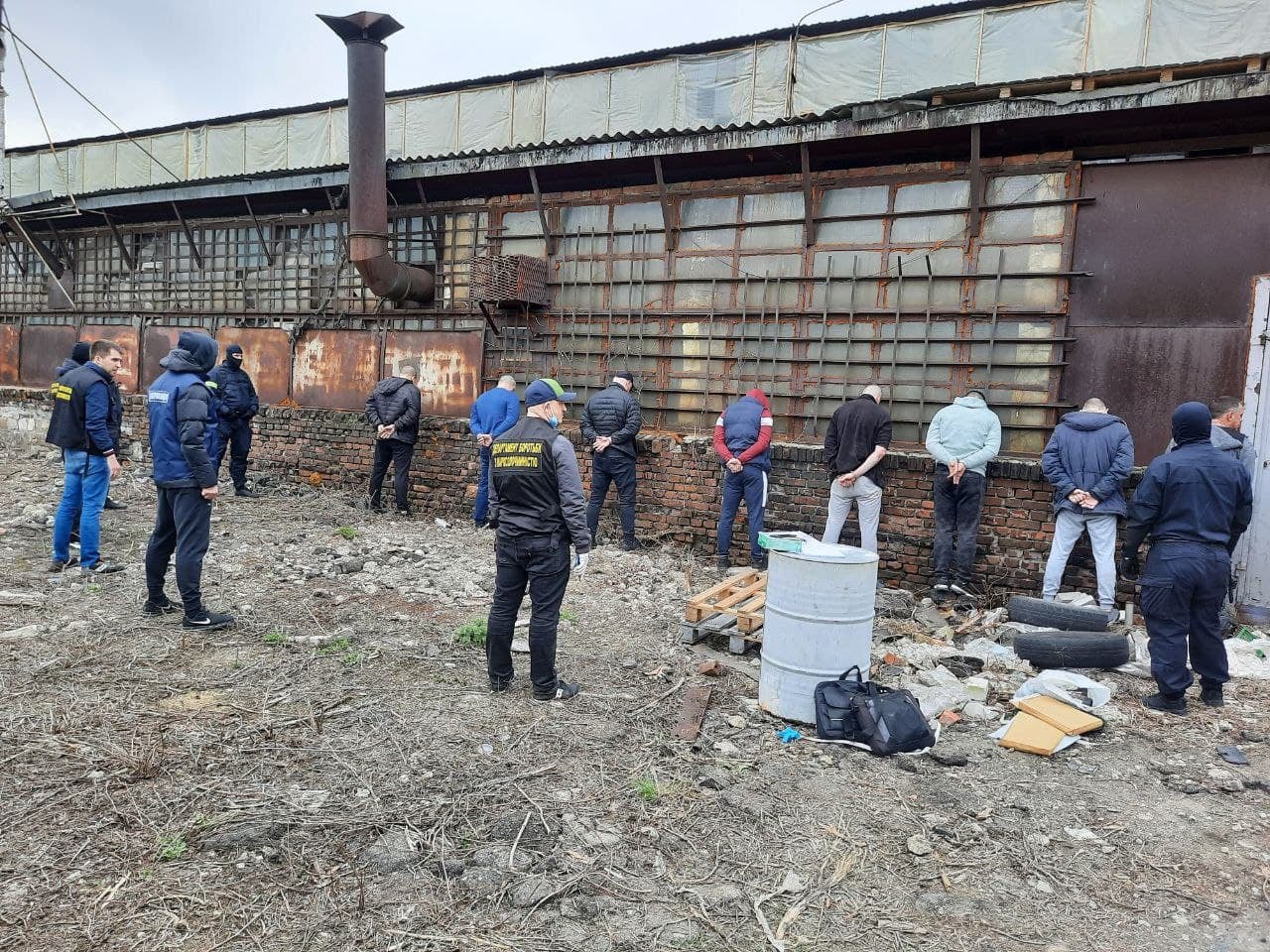 У Дніпрі "накрили" нарколабораторію та вилучили 120 кг амфетаміну - фото