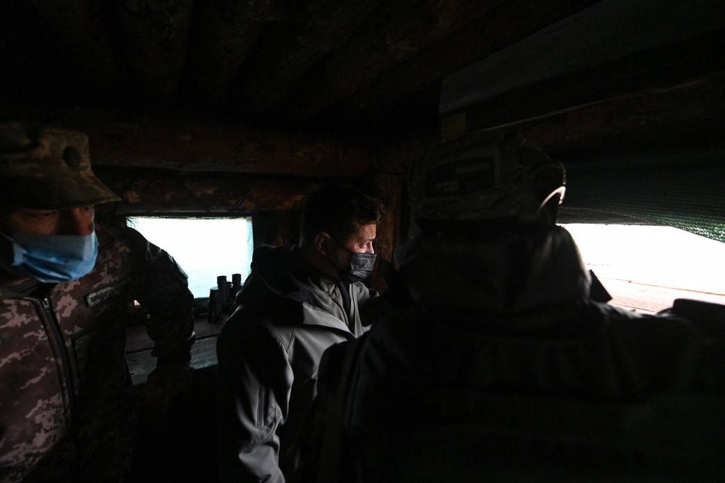 Посетит передовую: Зеленский поехал на восток Украины