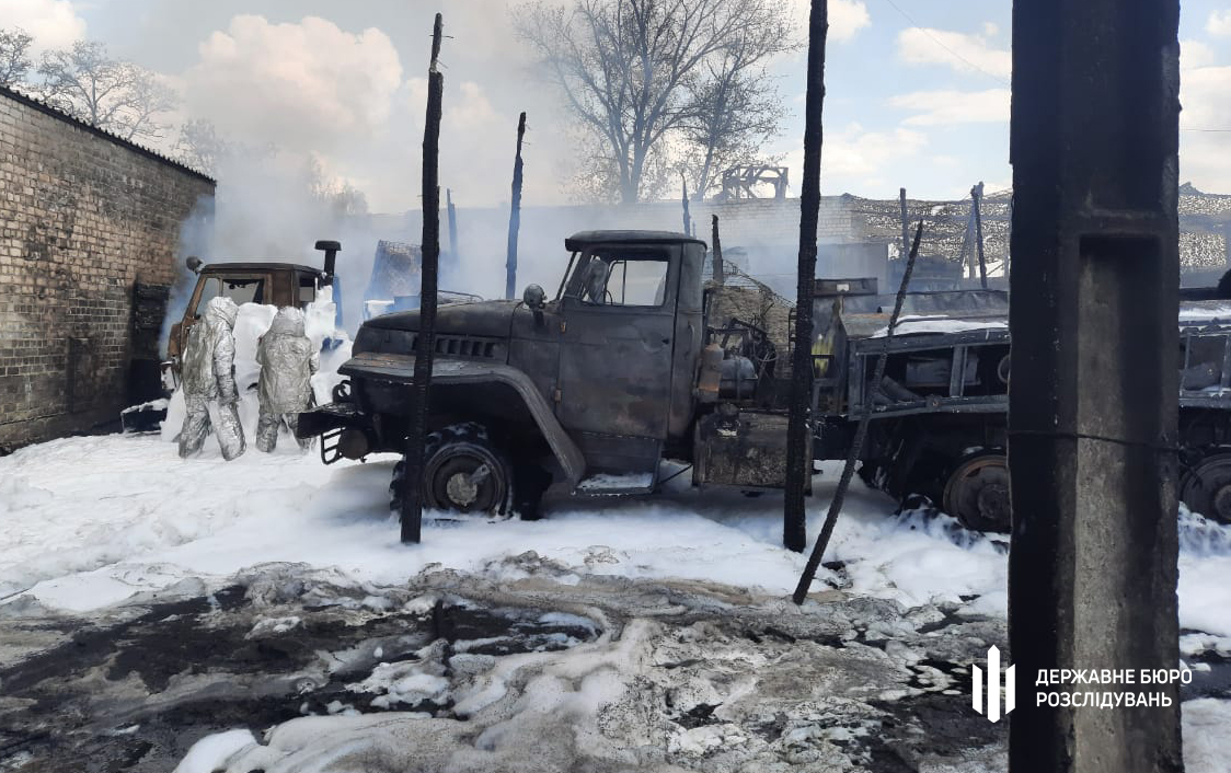 У військовій частині на Луганщині горіли бензовози, постраждали троє солдат (фото, відео)