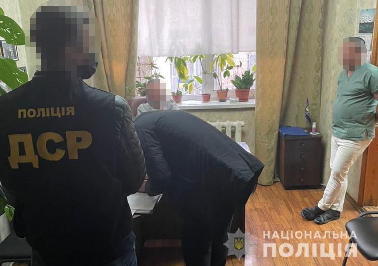 В Киеве патологоанатомы требовали взятки у родственников умерших от коронавируса