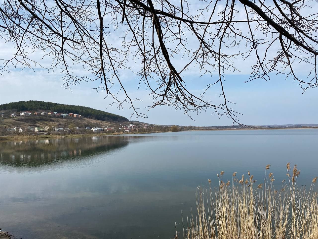 На Прикарпатті батько врятував із річки трьох доньок, а сам зник під водою