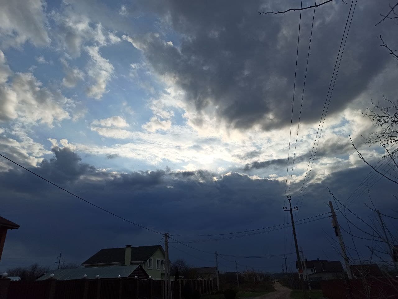 Синоптики оголосили в Україні штормове попередження