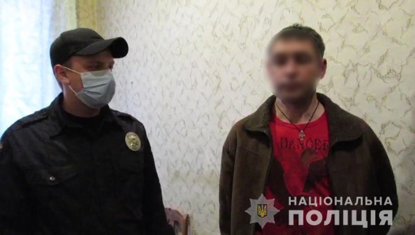 У Сумській області син зарізав матір, а батька вдарив молотком по голові