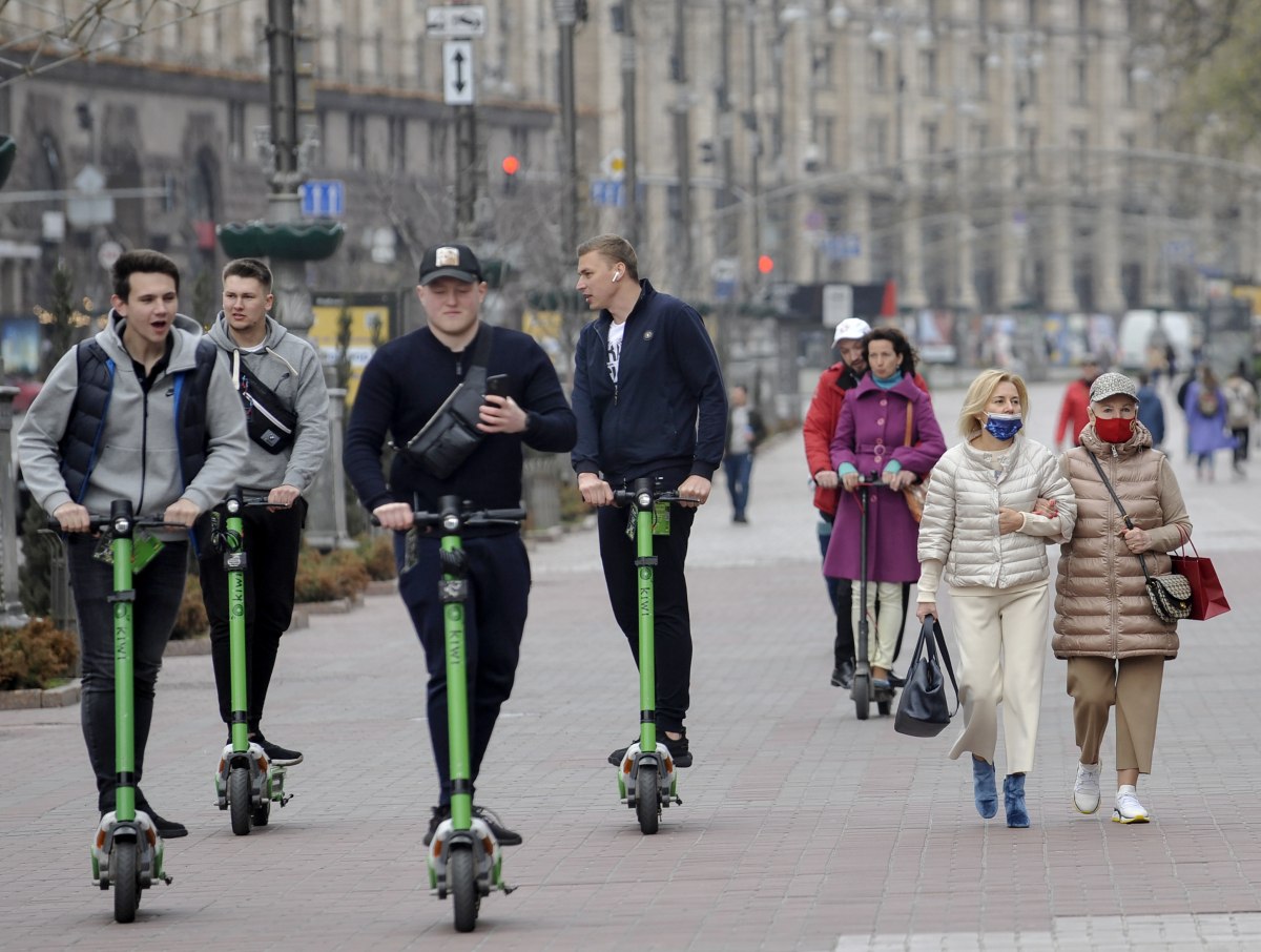 Три області покинули "червону" зону карантину