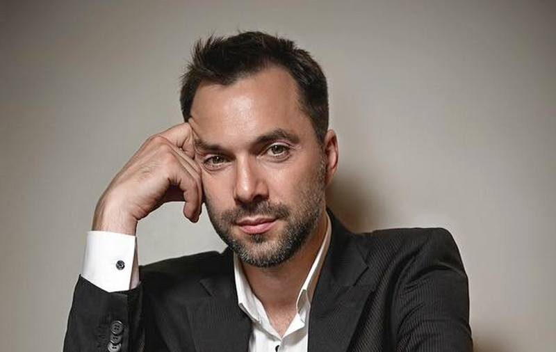 Арестович був одружений тричі і  його жінки та діти відпочивали всі разом