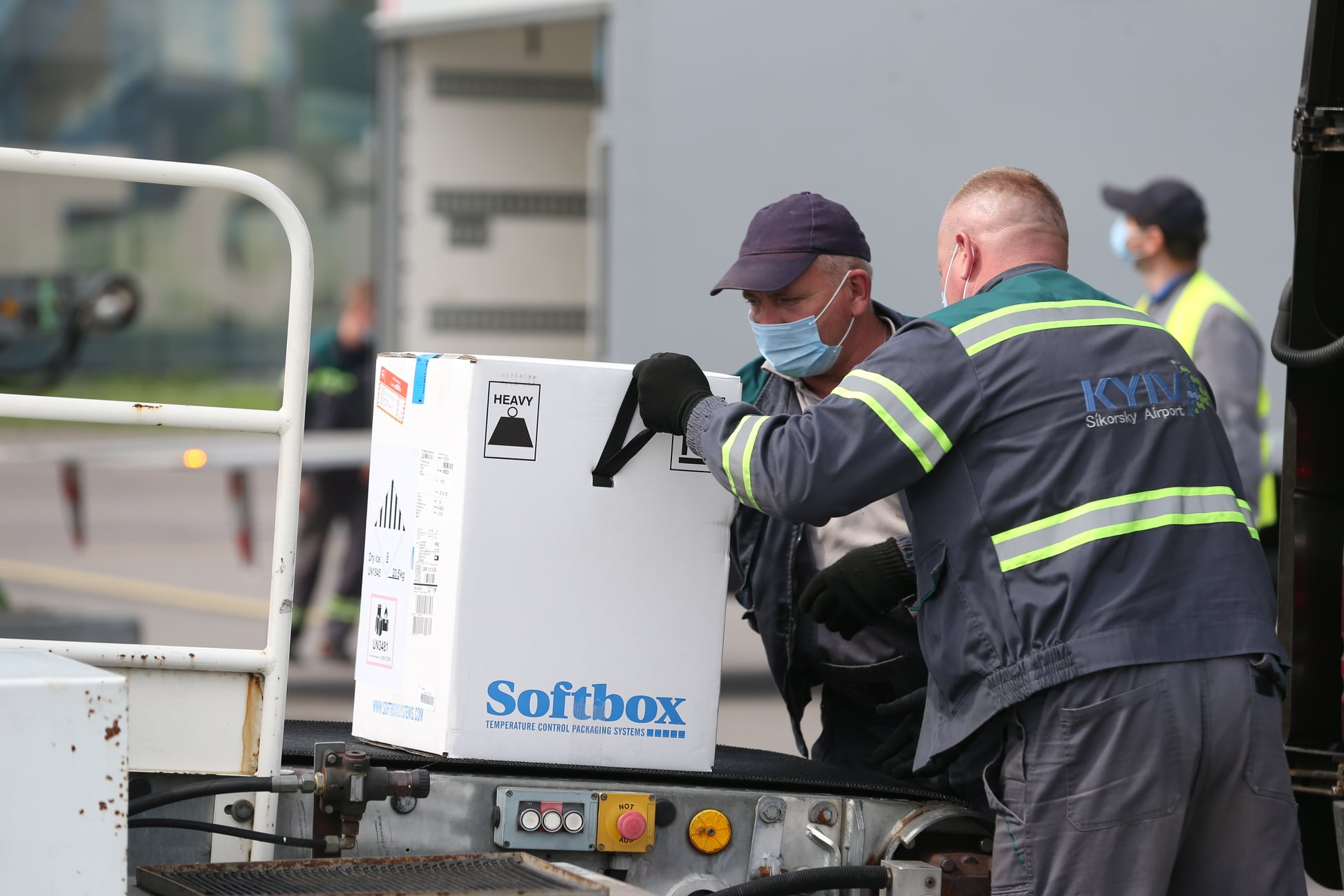 Украина получит еще 13,5 млн доз вакцины Pfizer-BioNTech