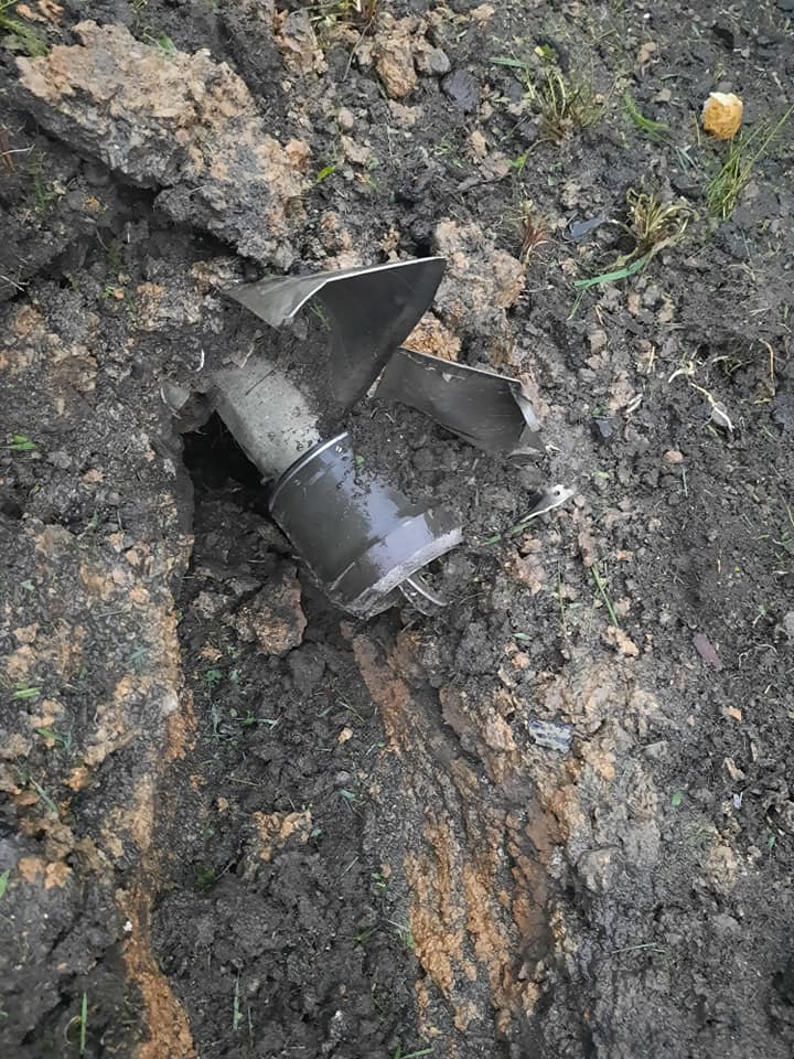 Разрушены дома и линии электропередач: боевики на Донбассе обстреляли населенные пункты