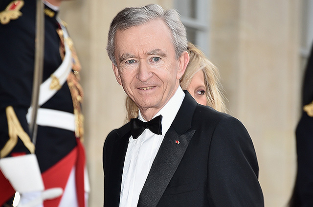 Самым богатым человеком в мире стал французский магнат моды