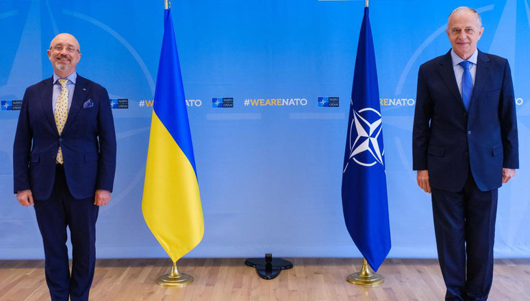 В НАТО обеспокоены использованием тяжелого оружия оккупантами на Донбассе