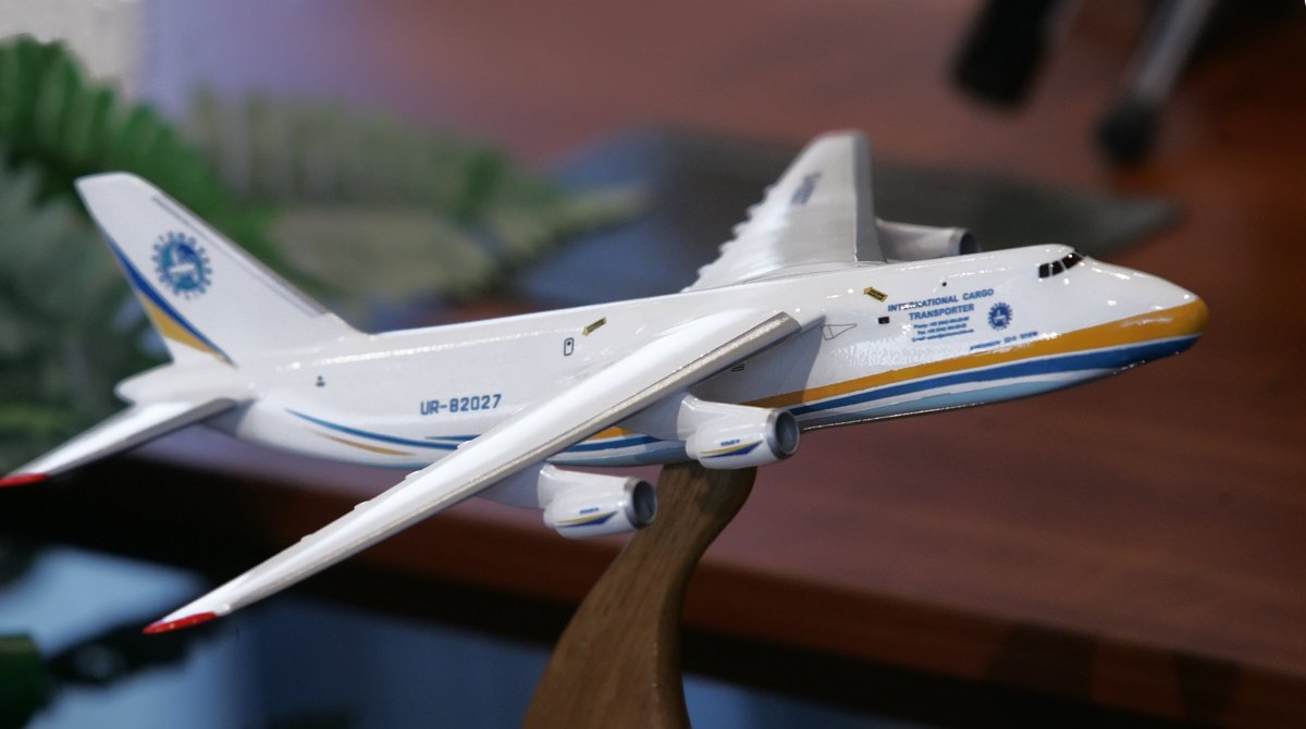 Украинский самолет Ан-124 перевозил истребители из Беларуси в Сербию несмотря на санкции