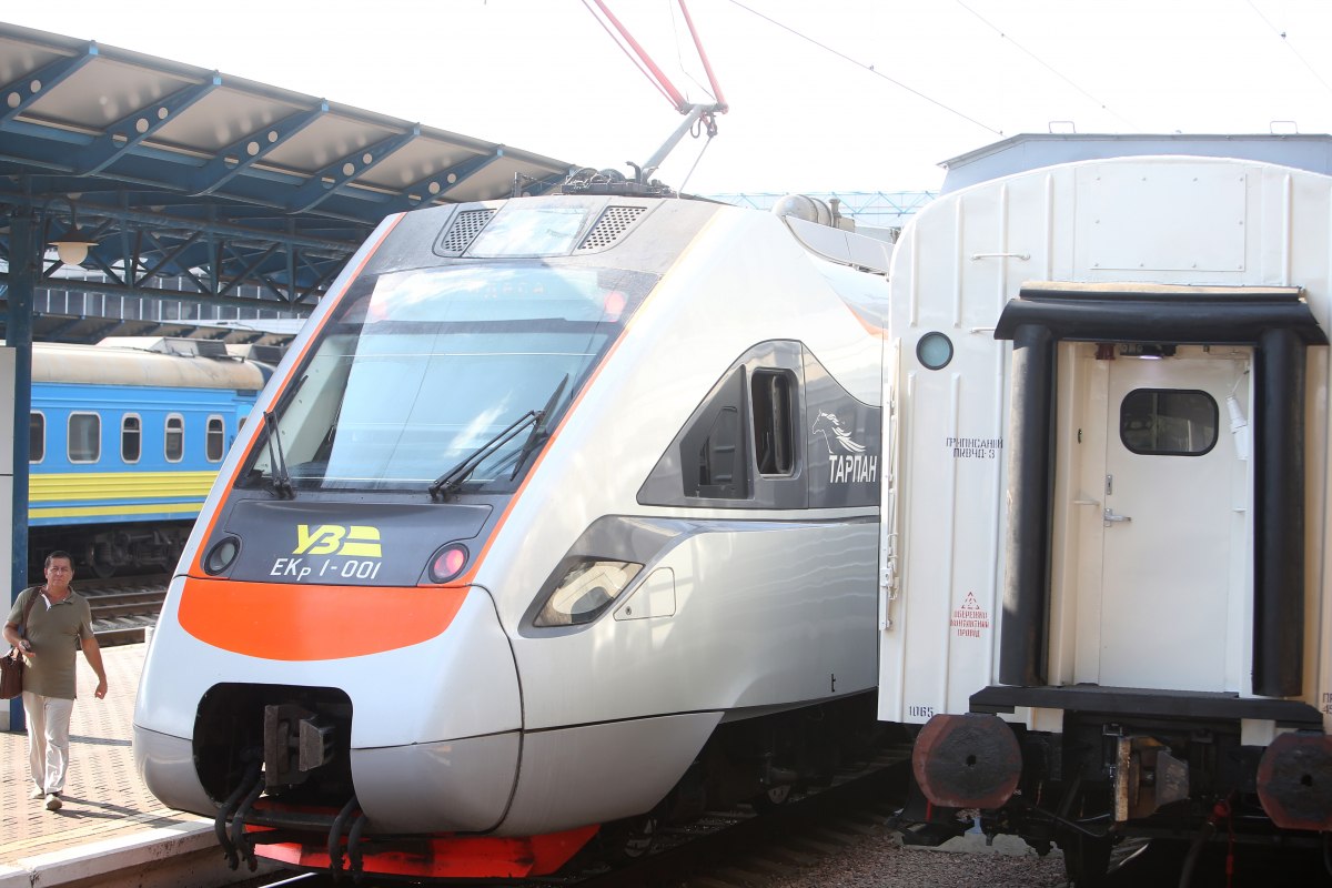 К концу 2023 года все поезда "Интерсити+" перейдут на интернет от Starlink (видео)