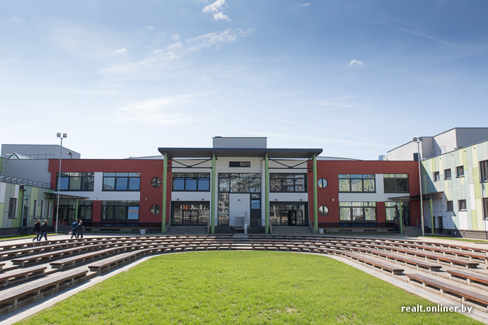 В Беларуси "заминировали" более 270 учебных заведений