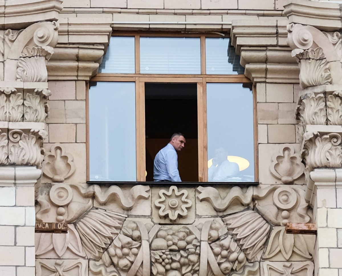 У Кличка знову обшуки: "трясуть" департамент ЖКІ