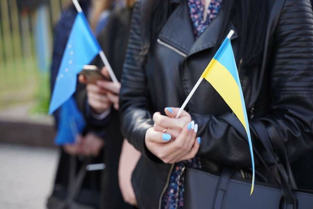 Сколько украинцев гордятся своей страной: результаты опроса