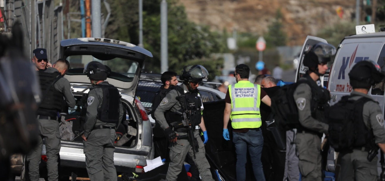Полиция Израиля убила террориста, направившего автомобиль в толпу - видео