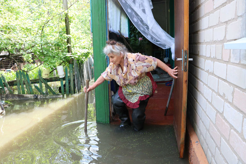 Дніпро опинилось під водою після злив - фото, відео