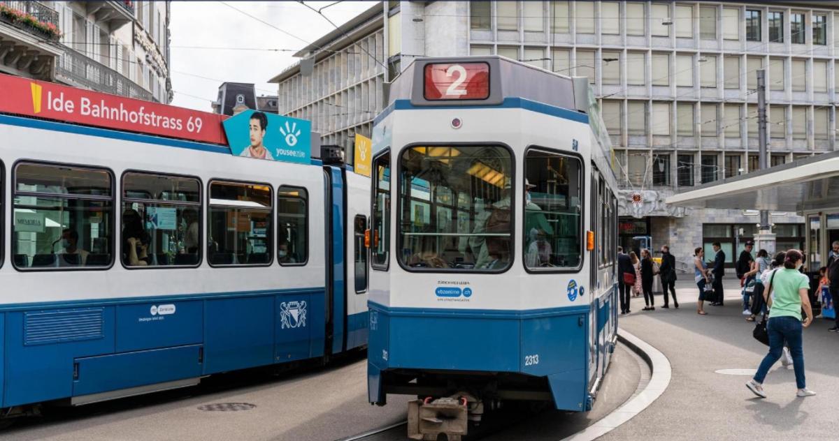 В Швейцарии мужчина умер в трамвае: он шесть часов "катался" городом