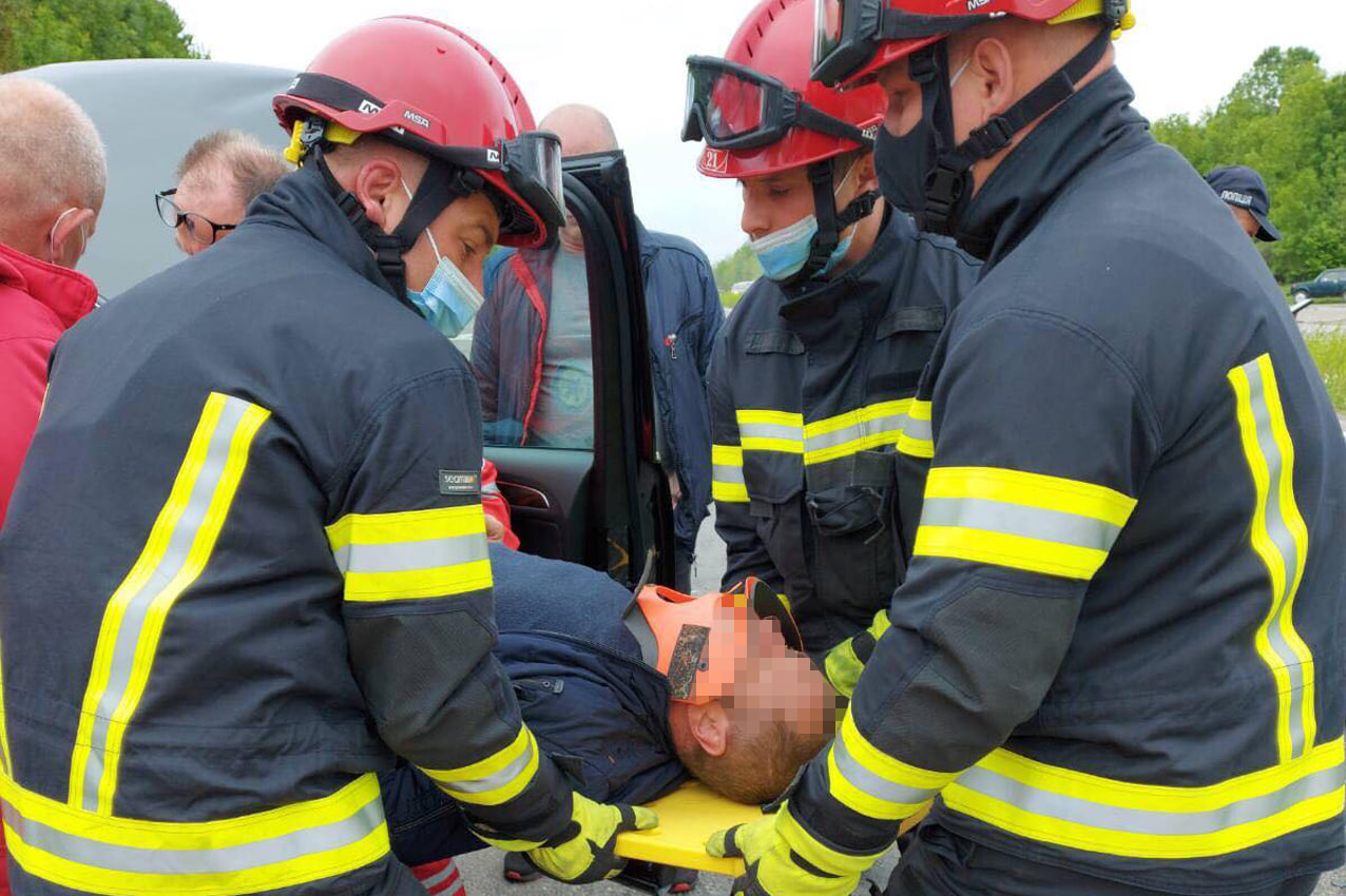 Масова ДТП у Хмельницькій області: п'ятеро людей потрапили до лікарні