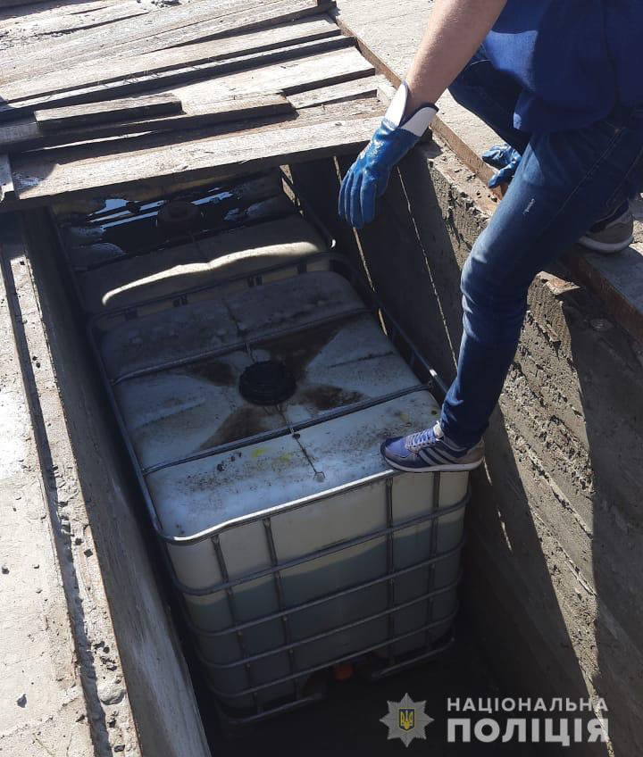 Військовослужбовці у Полтавській області крали авіаційний керосин з бойових літаків