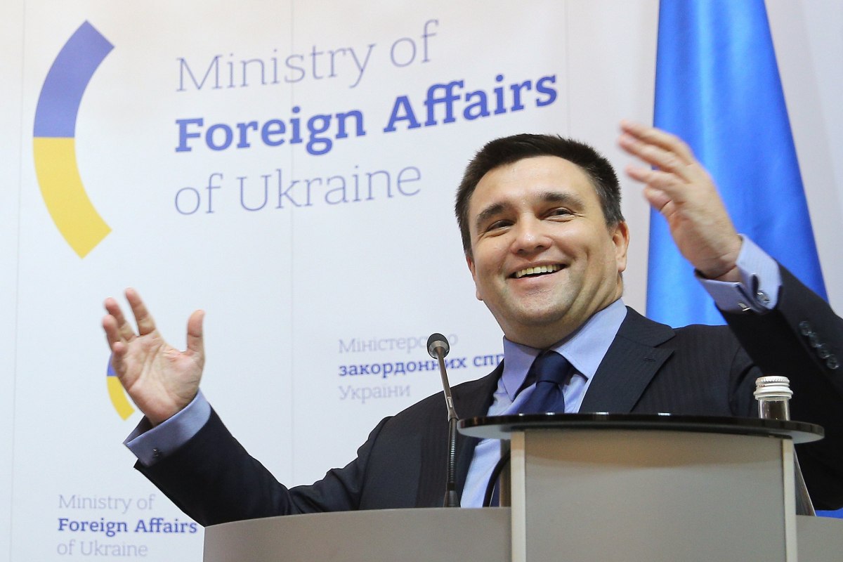 Квиток в НАТО лежить через реальну боротьбу з корупцією та реальні зміни - ексміністр