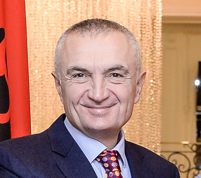 Албанские депутаты объявили импичмент президенту