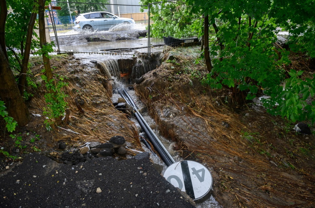 Польщею пройшовся буревій: загинули чотири людини, серед них - українець