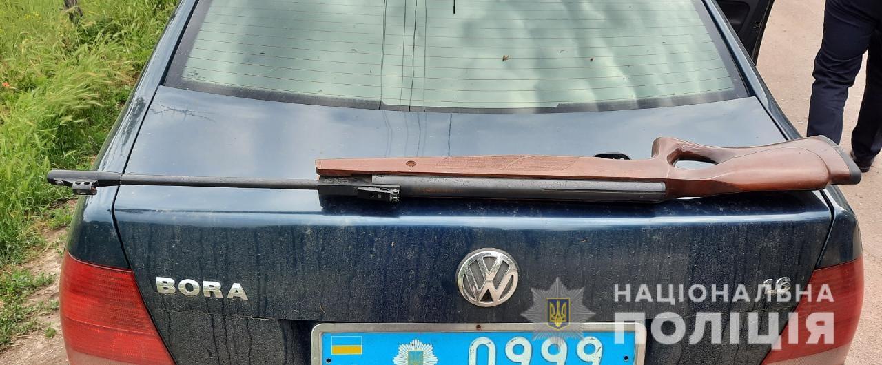 Рушницю знайшов за холодильником: 9-річний хлопчик вистрелив у бабусю на Херсонщині