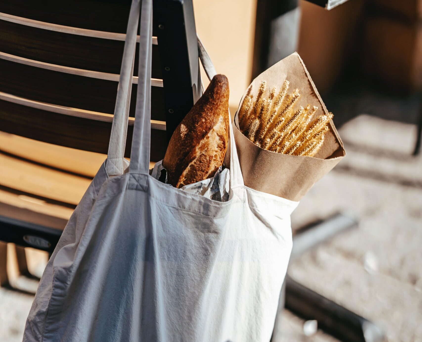 Цукор, алкоголь та транспорт: які товари та послуги здорожчали в Україні