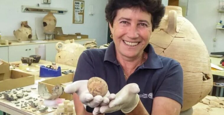 Археологи знайшли куряче яйце - йому тисяча років