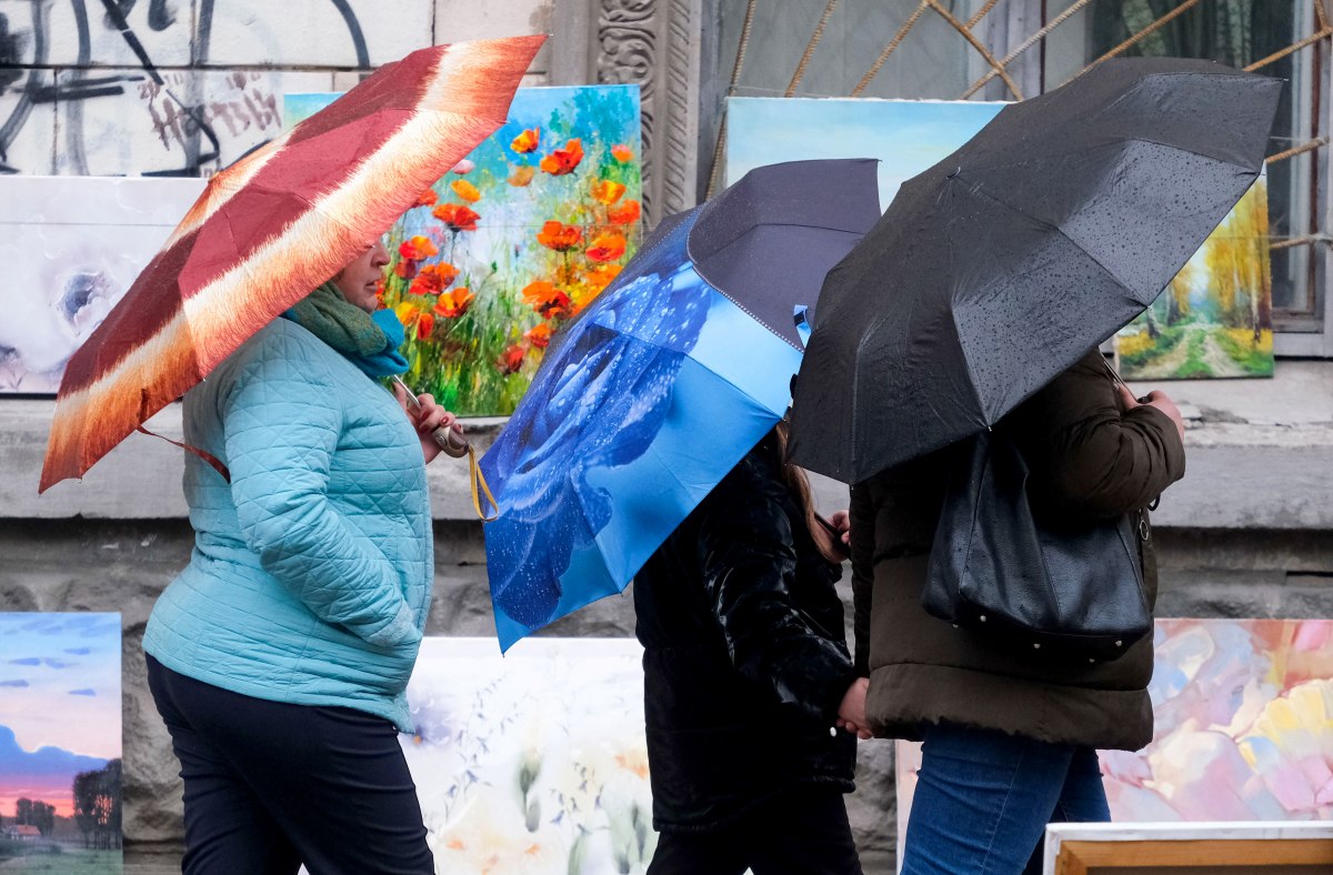 Плюси і невеликий дощ: прогноз погоди на 12 лютого