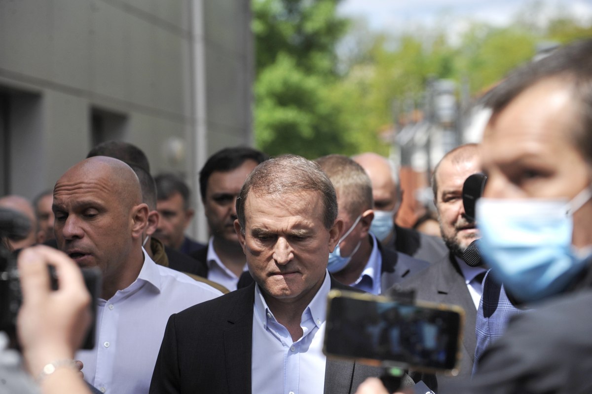 Суд оставил Медведчука под домашним арестом