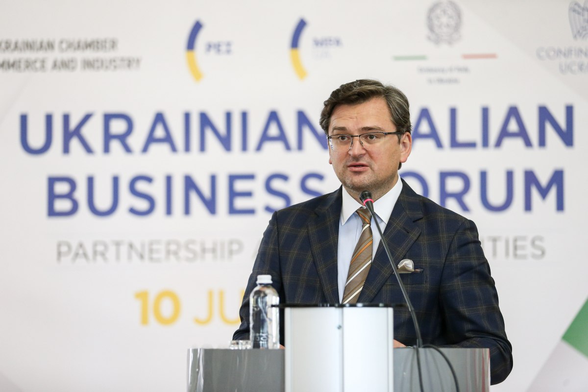 Вопрос принципа: Кулеба заявил, что Украина не будет вести переговоры с боевиками "Л/ДНР"