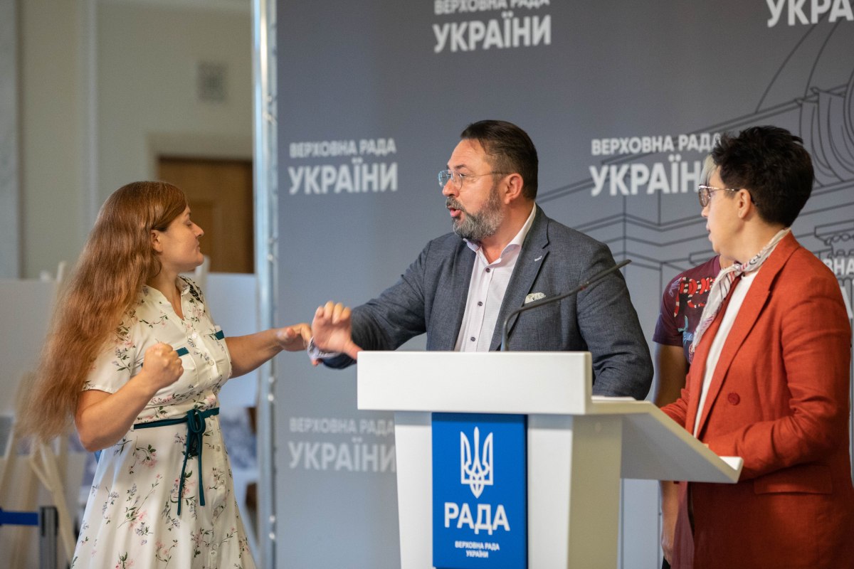 Бійки, закони та прогули: як працювали народні депутати у Раді 2021 року