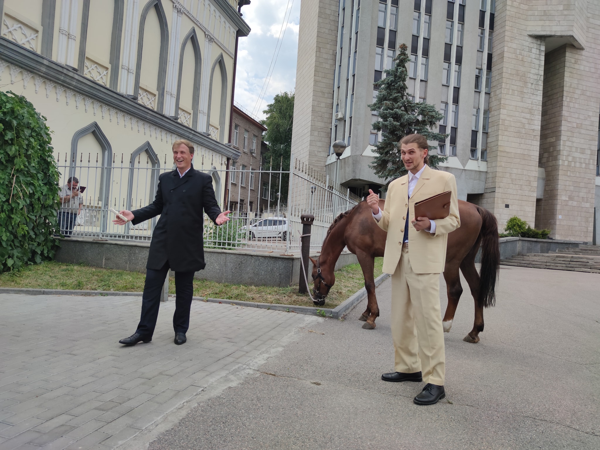 У Дніпрі біля мерії з`явилася стоянка для коней