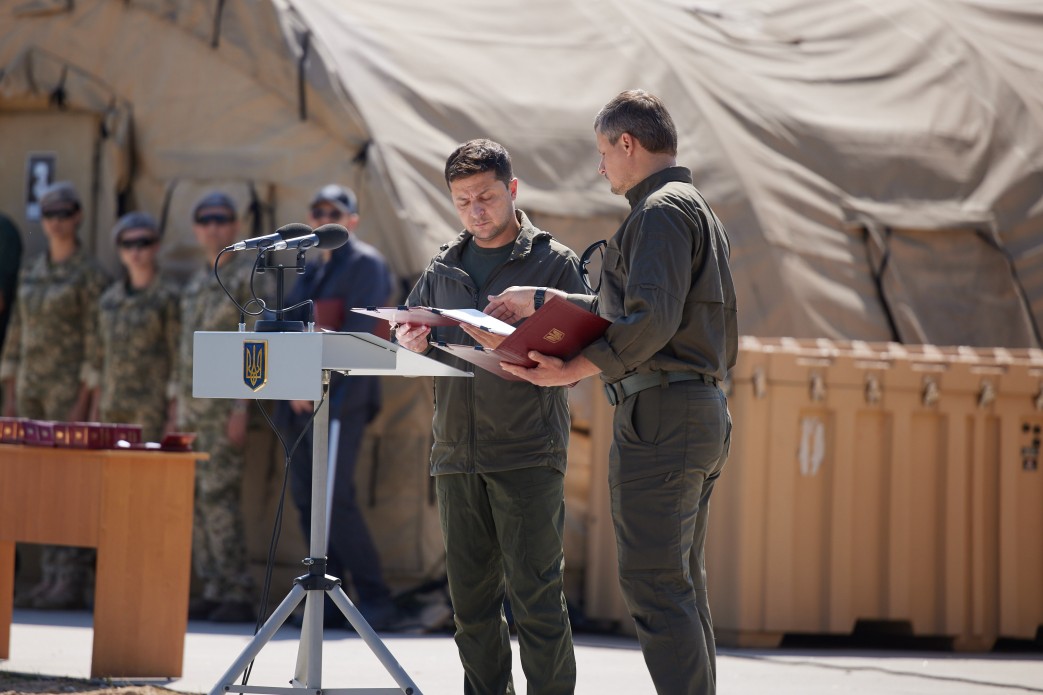 Зеленский подписал законы об увеличении численности ВСУ и нацсопротивление