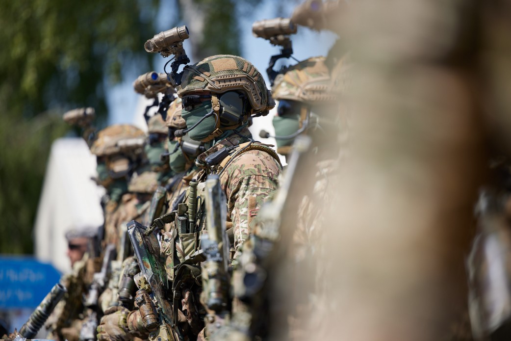 Українські військові