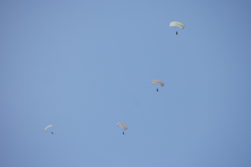 Парашютисты