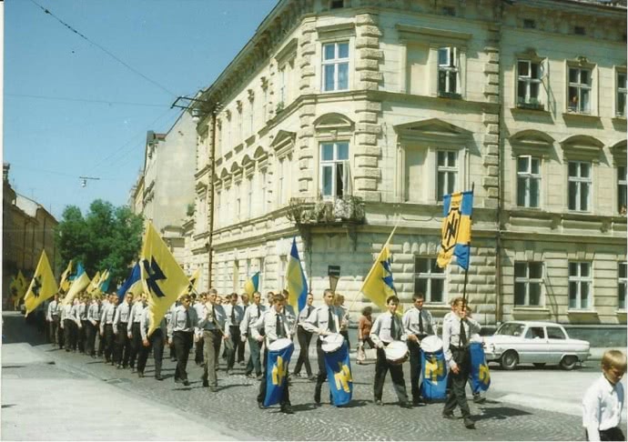  Шествие организации "Патриот Украины" во Львове