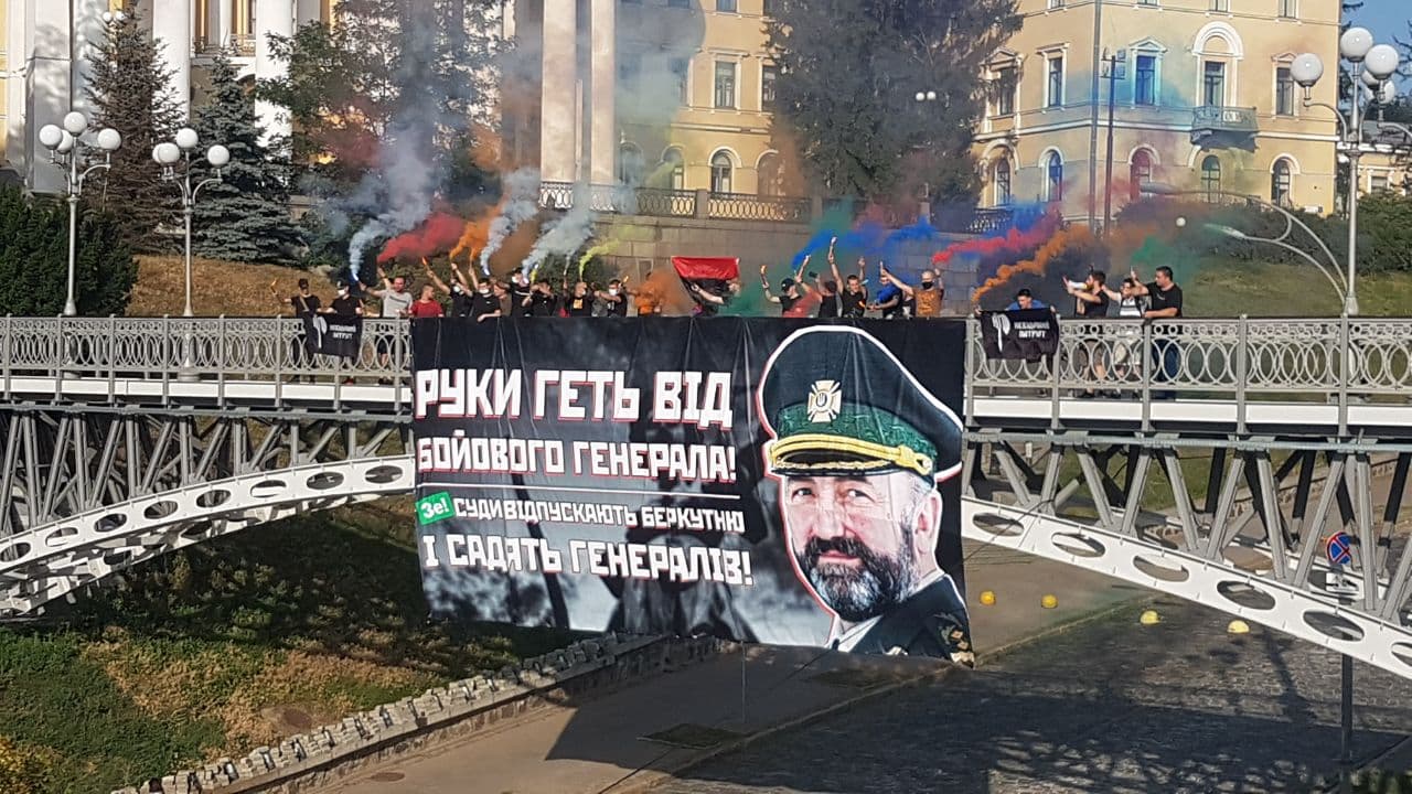 Судью, арестовавшего боевого генерала Павловского, обвиняют в связях с "ОПЗЖ"