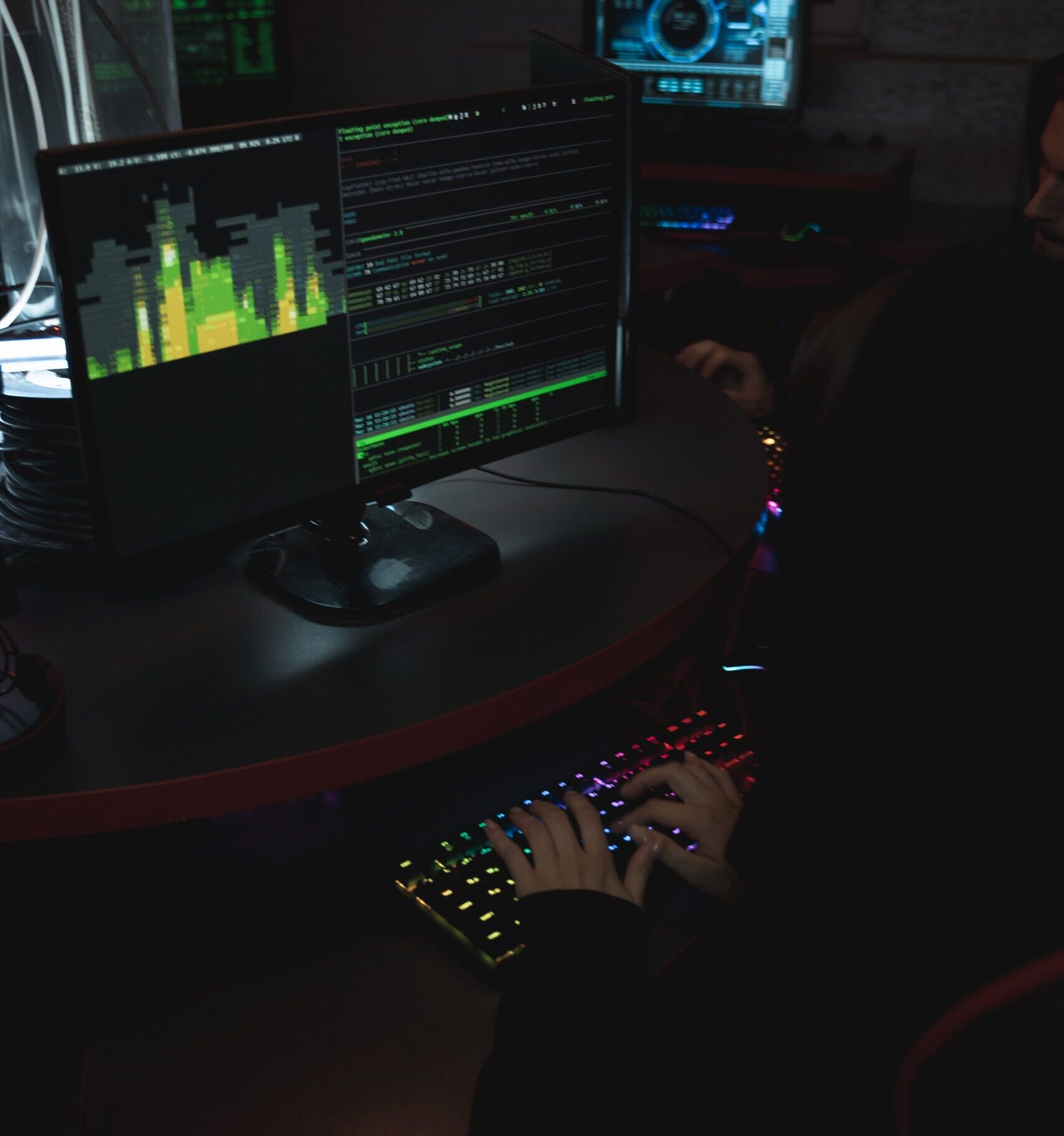 Урядові сайти "лягли": хакери зламали офіційні інтернет-сторінки низки відомств