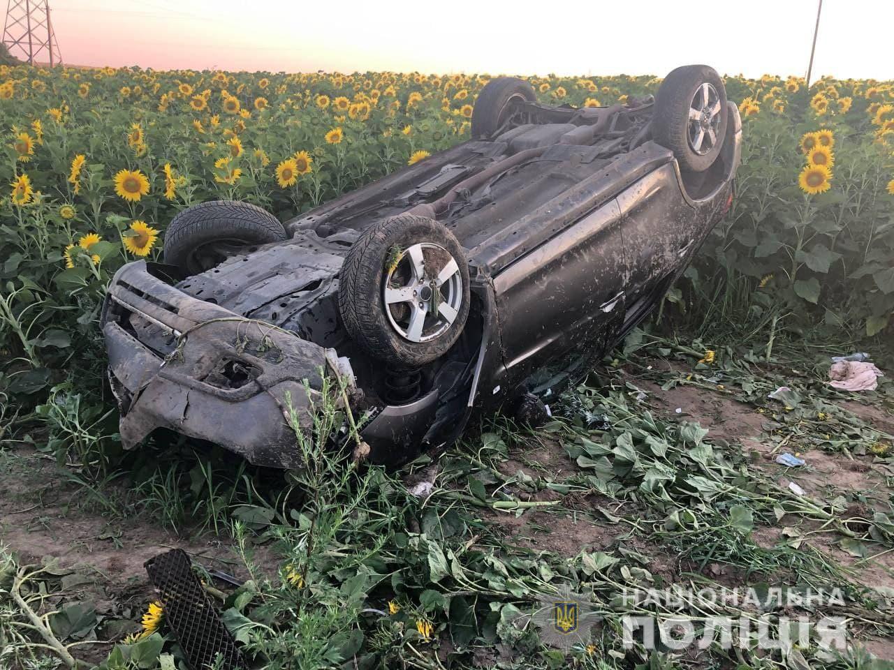В ДТП в Ровенской области пострадала семья и погибла их племянница - фото