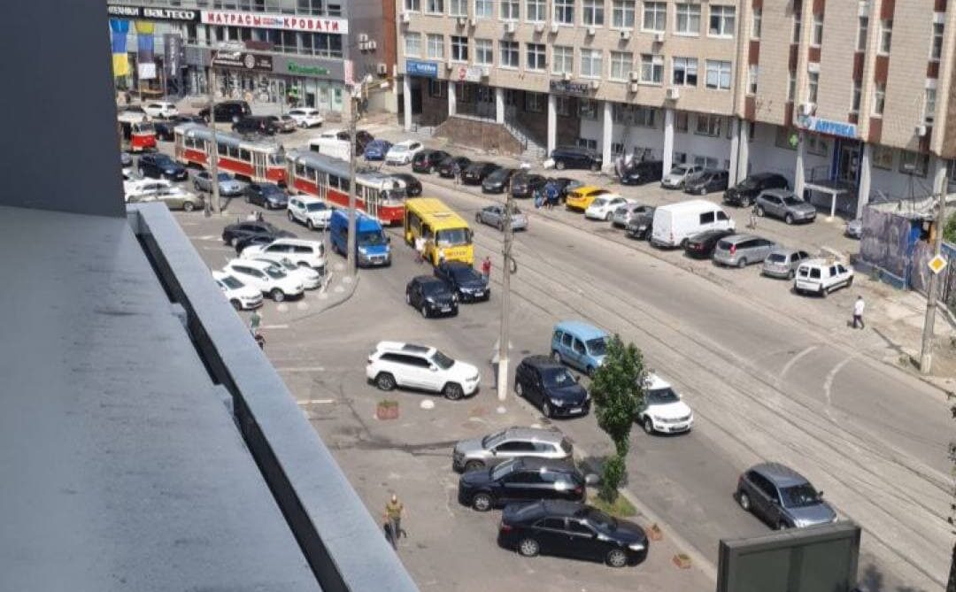 Движение трамваев остановилось в столице: "Киевпастранс" объяснил причины