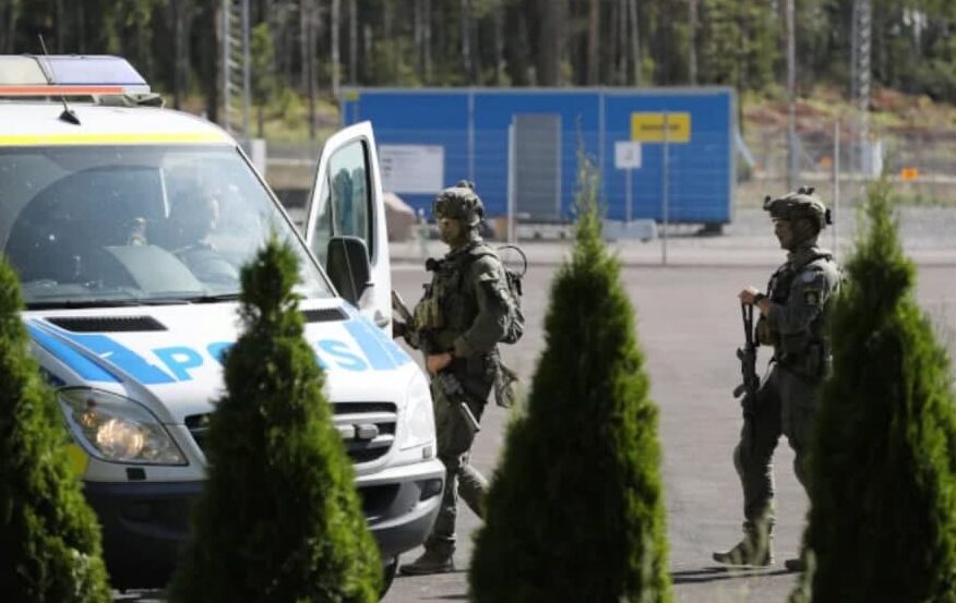 Вимагали піцу й вертоліт: У Швеції в'язні взяли в заручники двох охоронців